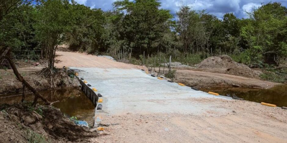 Passagem molhada em Cotunguba, Gravat&aacute;