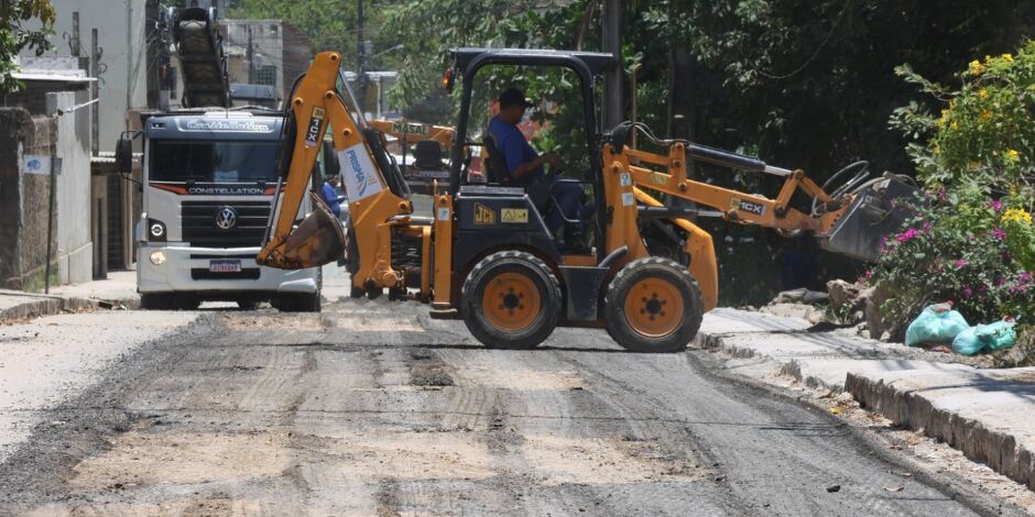 Prefeitura do Paulista avan&ccedil;a com obras de recupera&ccedil;&atilde;o vi&aacute;ria em Jaguaribe.