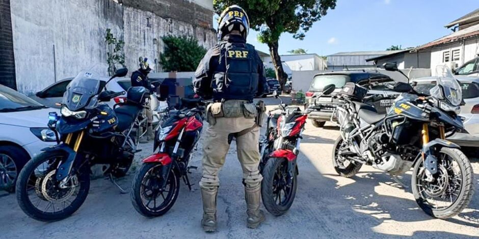 PRF apreende moto adulterada com placa clonada em Abreu e Lima; dono recebia multas indevidas.