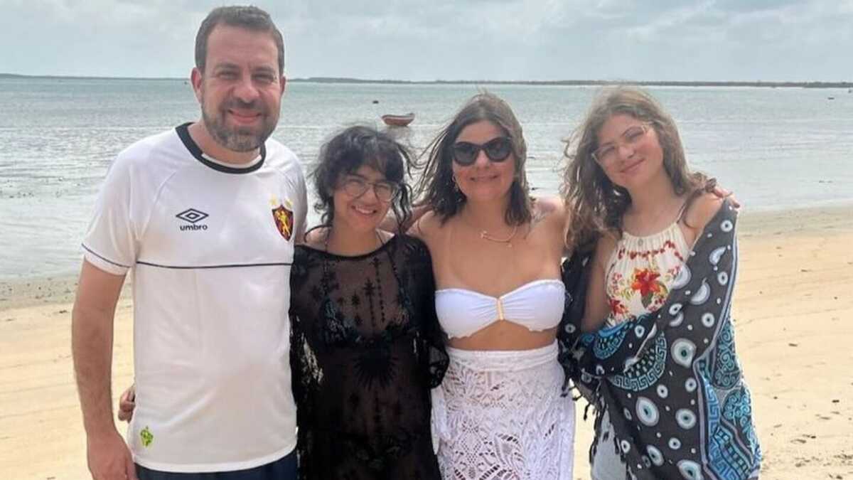 Virginia Boulos FELICIDADE É TORCER PARA O SPORT! Boulos posta foto com a camisa do ...