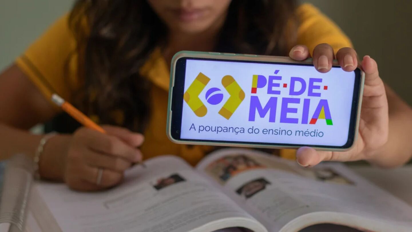 Programa Pé-de-Meia.