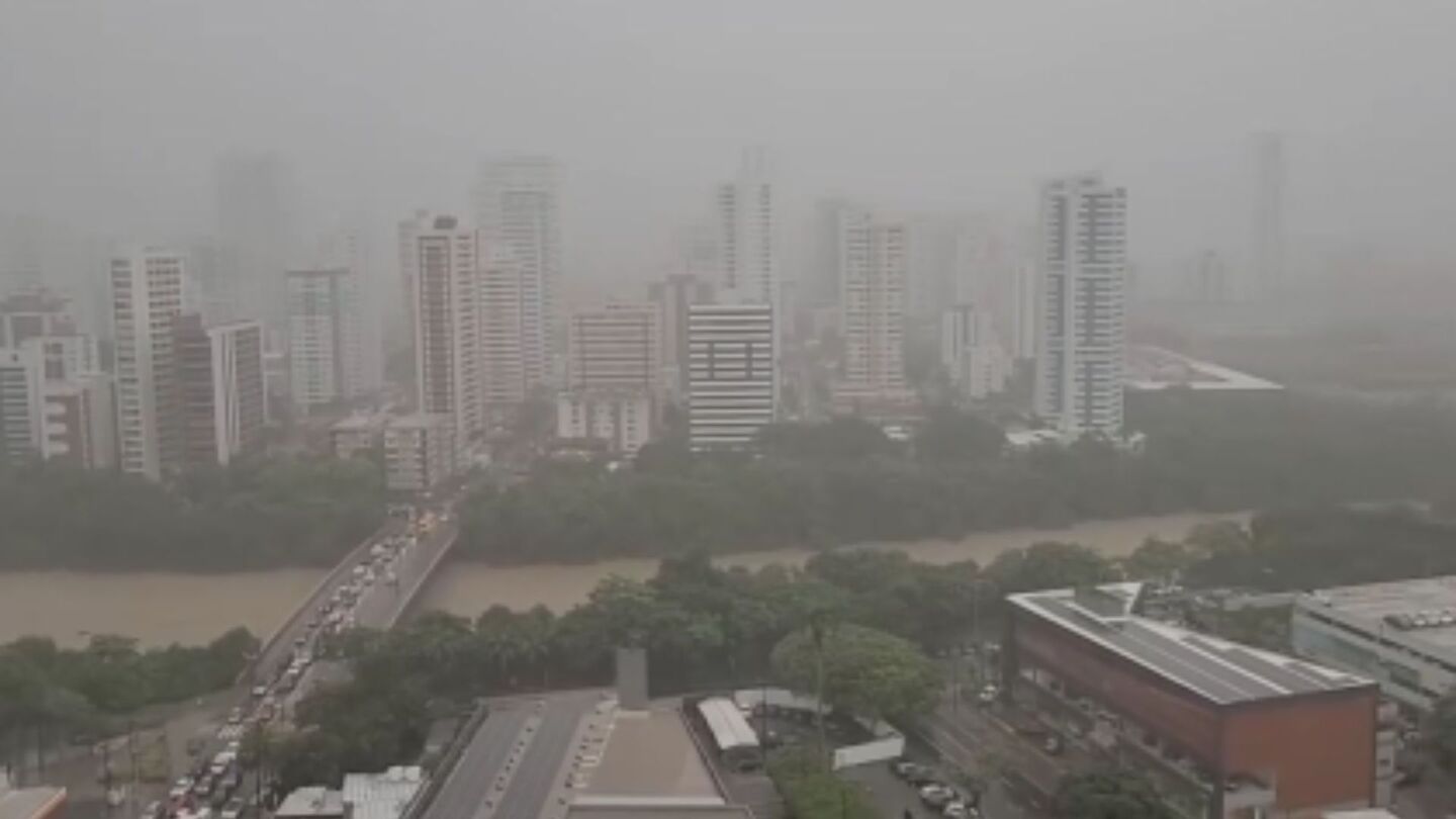 Forte chuva no Recife.