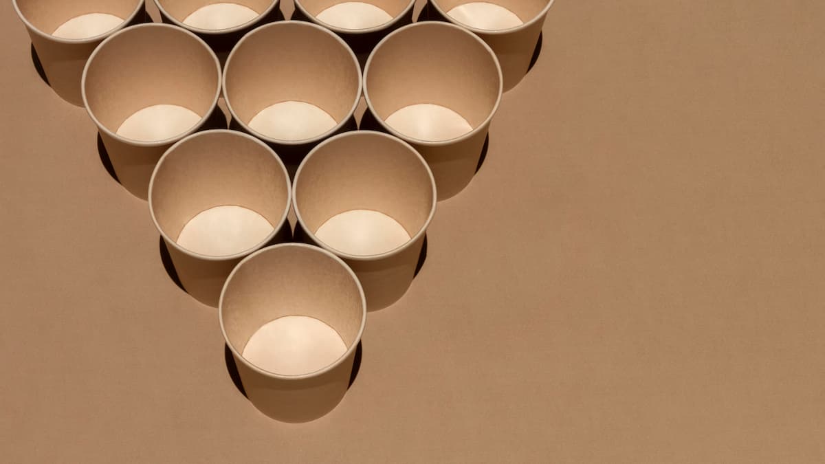 Organizador com tubos de papelão. 