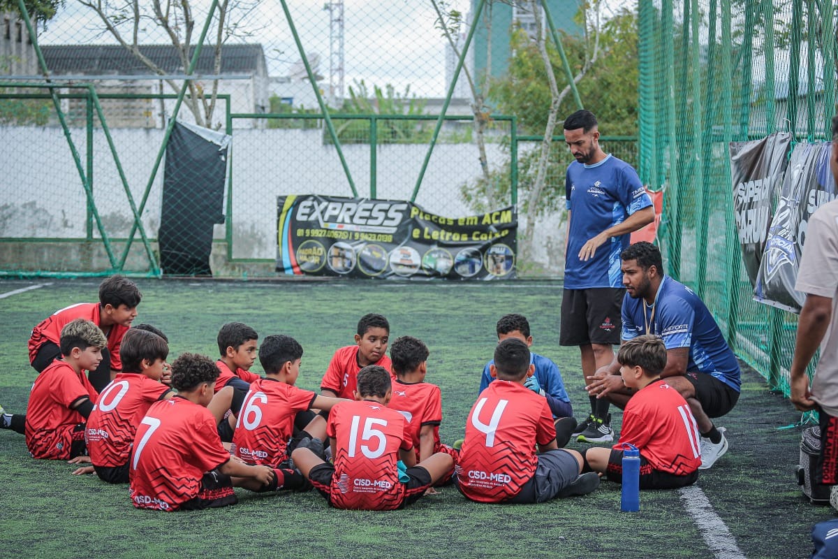 Crianças da escolhinha de Caruaru (Flamengo) 