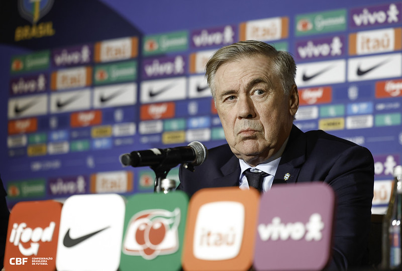 Carlo Ancelotti vai continuar no comando do Brasil.
