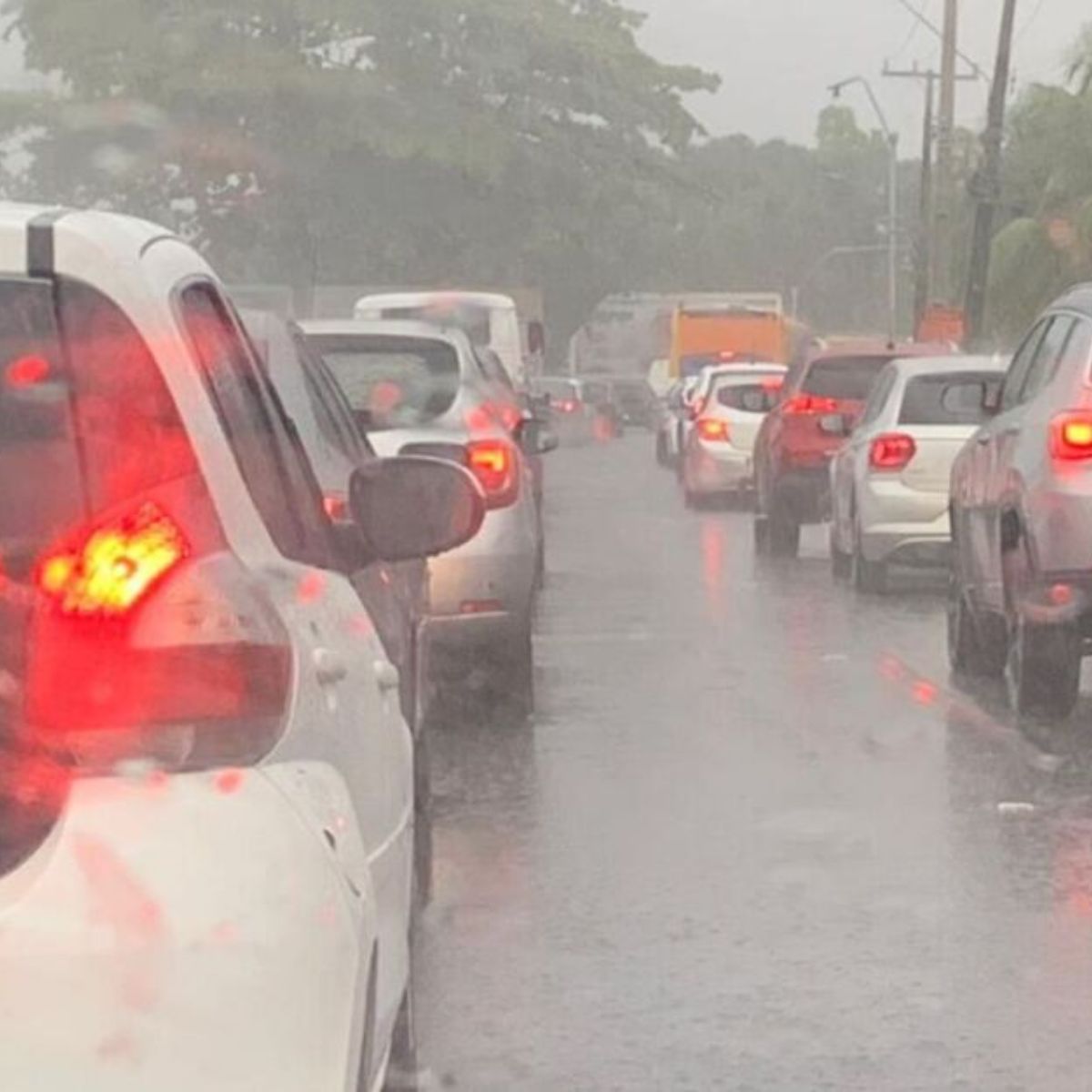 Chuva no Recife.