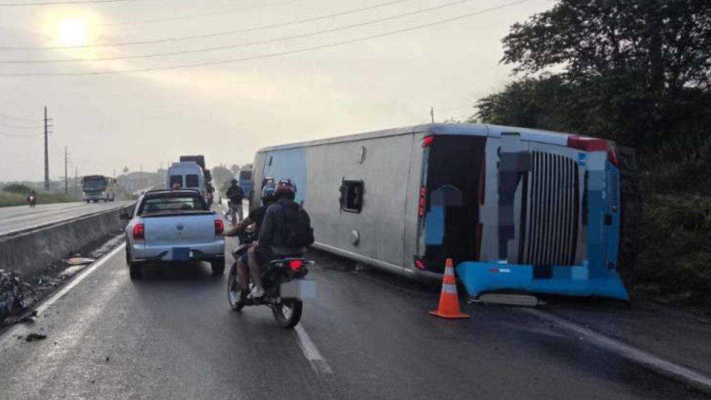 Acidente ocorreu na madrugada desta segunda (15).
