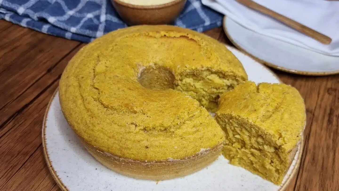 Bolo de milho sem lactose sem glúten e vegano.
