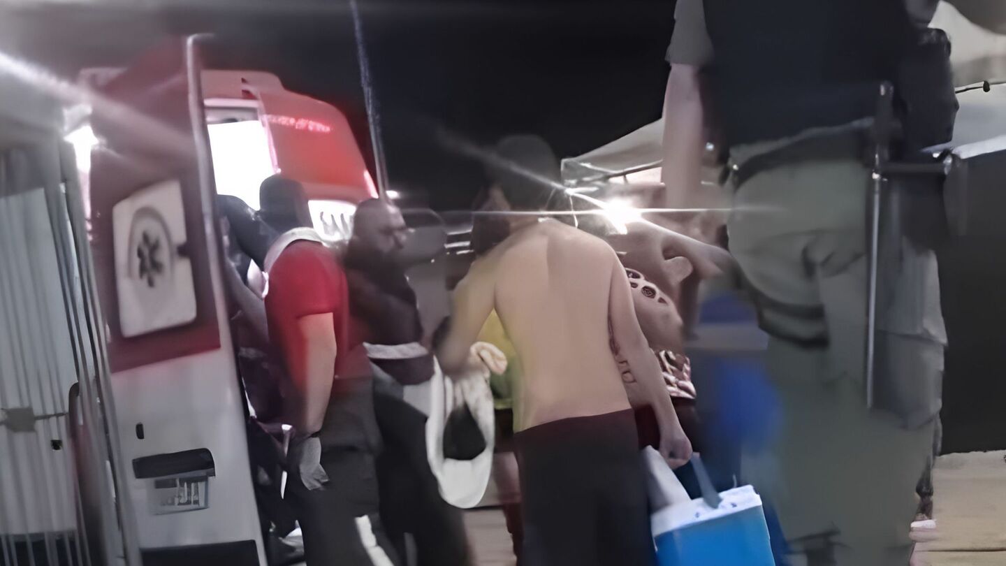 Cinco feridos são policiais.