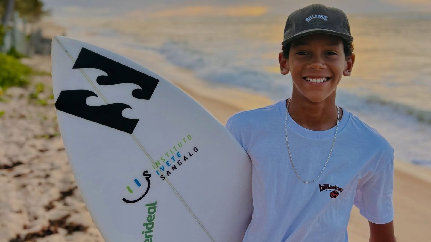 Davi Lucca é uma das revelações do surfe brasileiro.