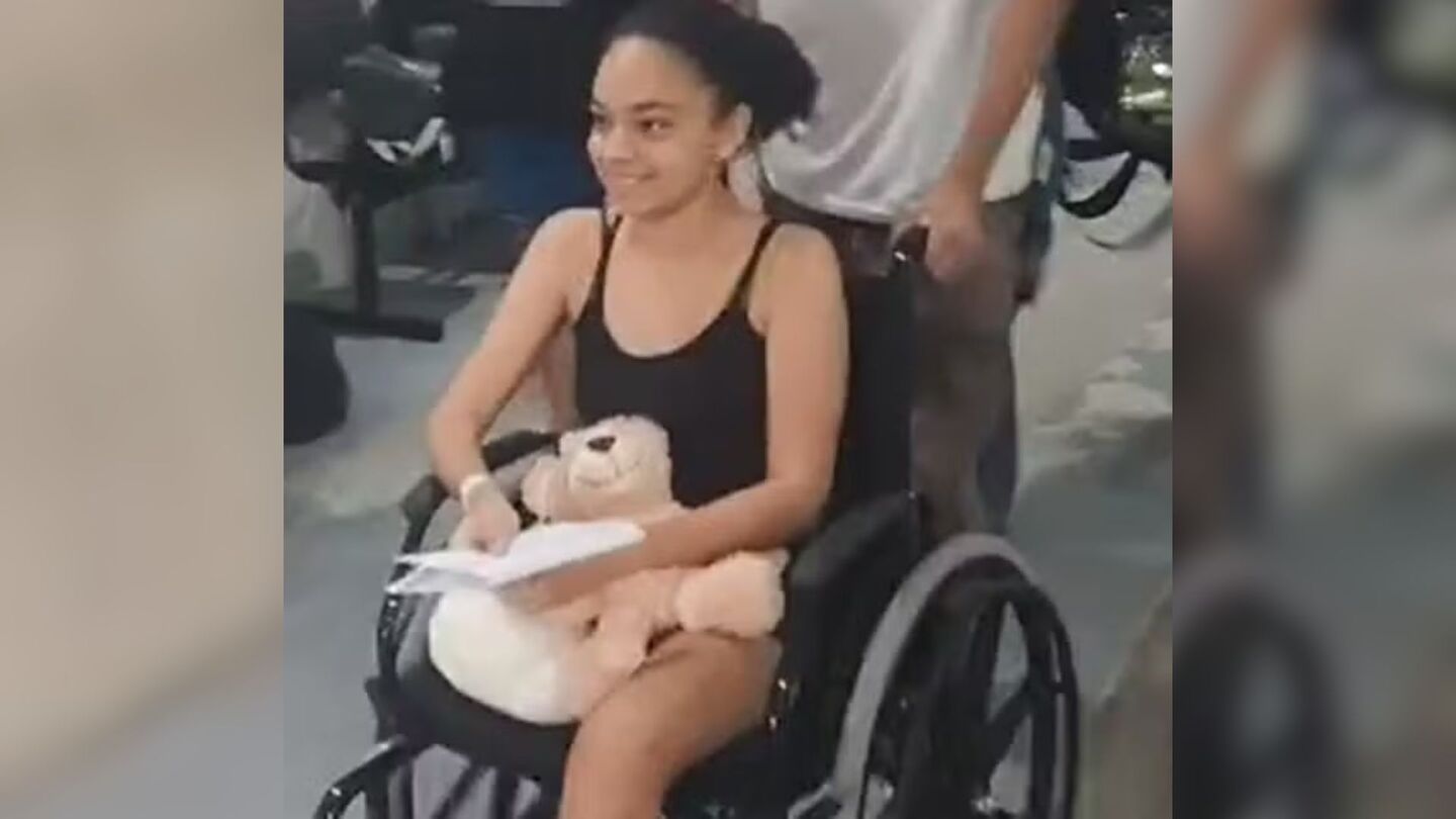 Jovem que perdeu a perna em ataque de tubarão no Recife recebe alta.