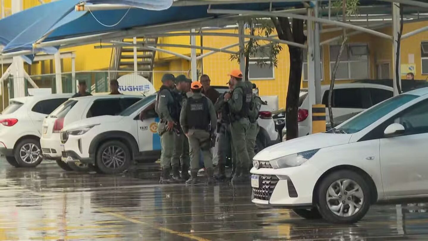 Jovem é morto por vigilante após tentar invadir supermercado no Recife.