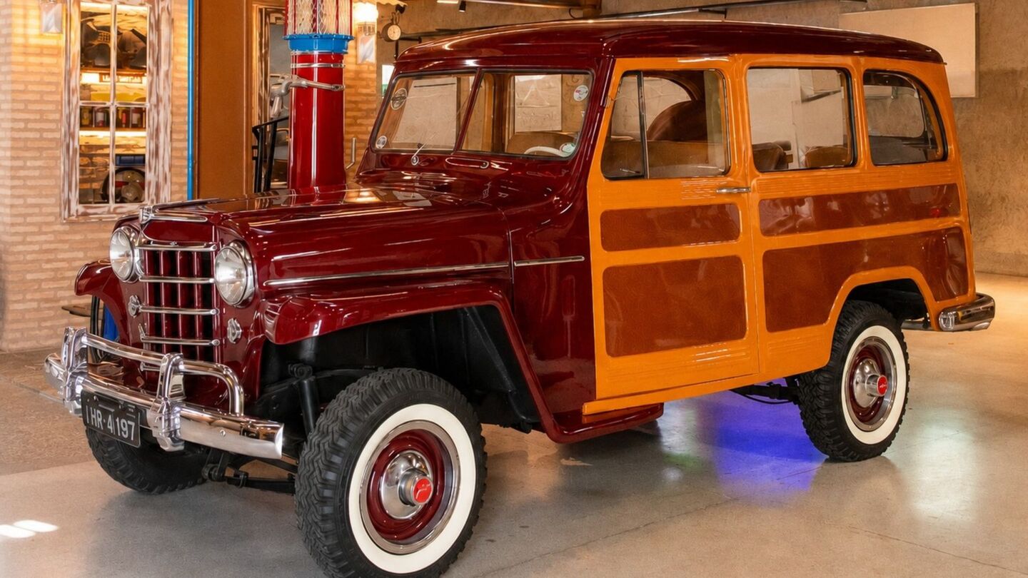 Exposição gratuita reúne carros e motos históricos no Recife
