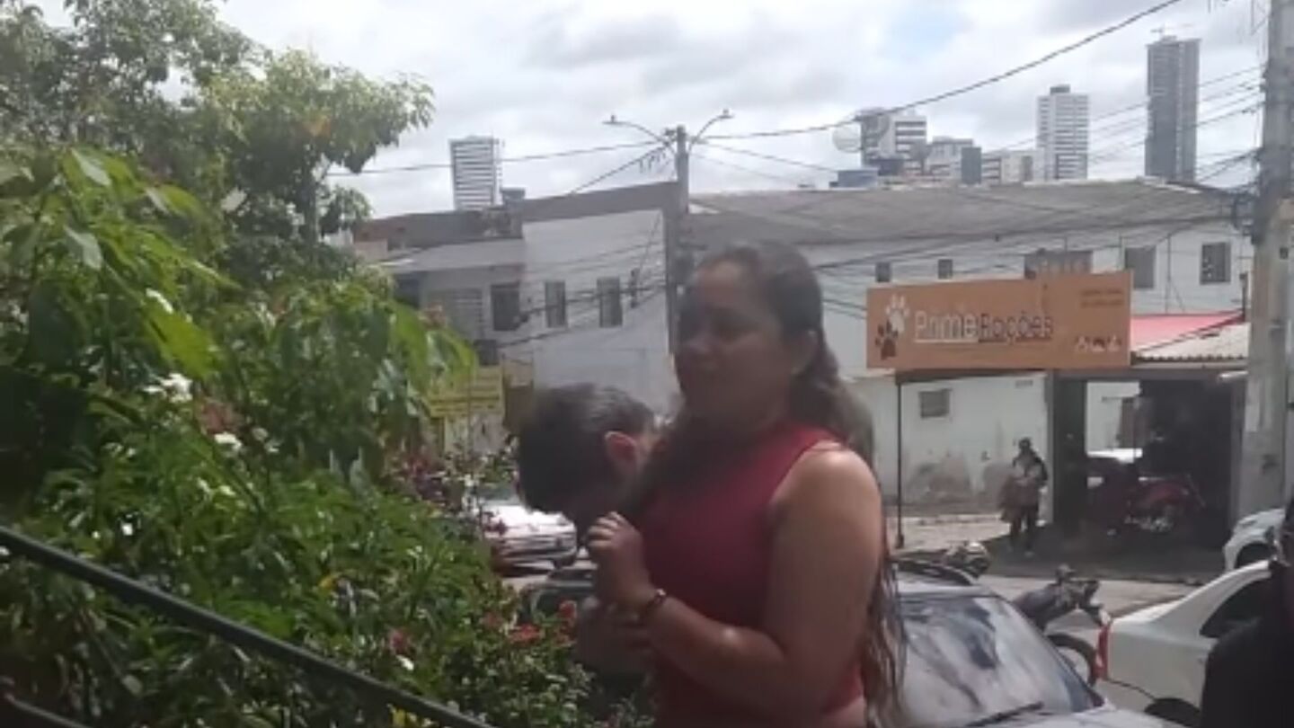 'Macaco': Mulher é presa após injúria racial contra criança em Caruaru