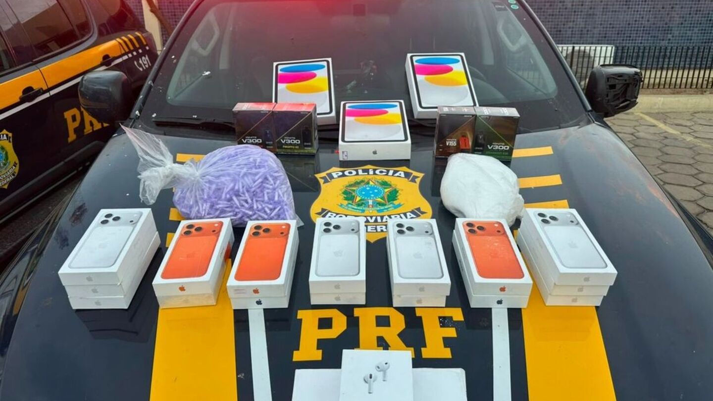 PRF apreende lote com Iphones 17, notebooks e cigarros eletrônicos sem nota fiscal em Salgueiro (PE)