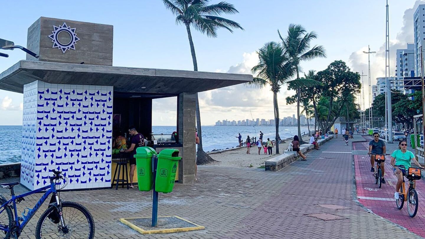 Homem se afoga e morre na praia de Boa Viagem, no Recife.