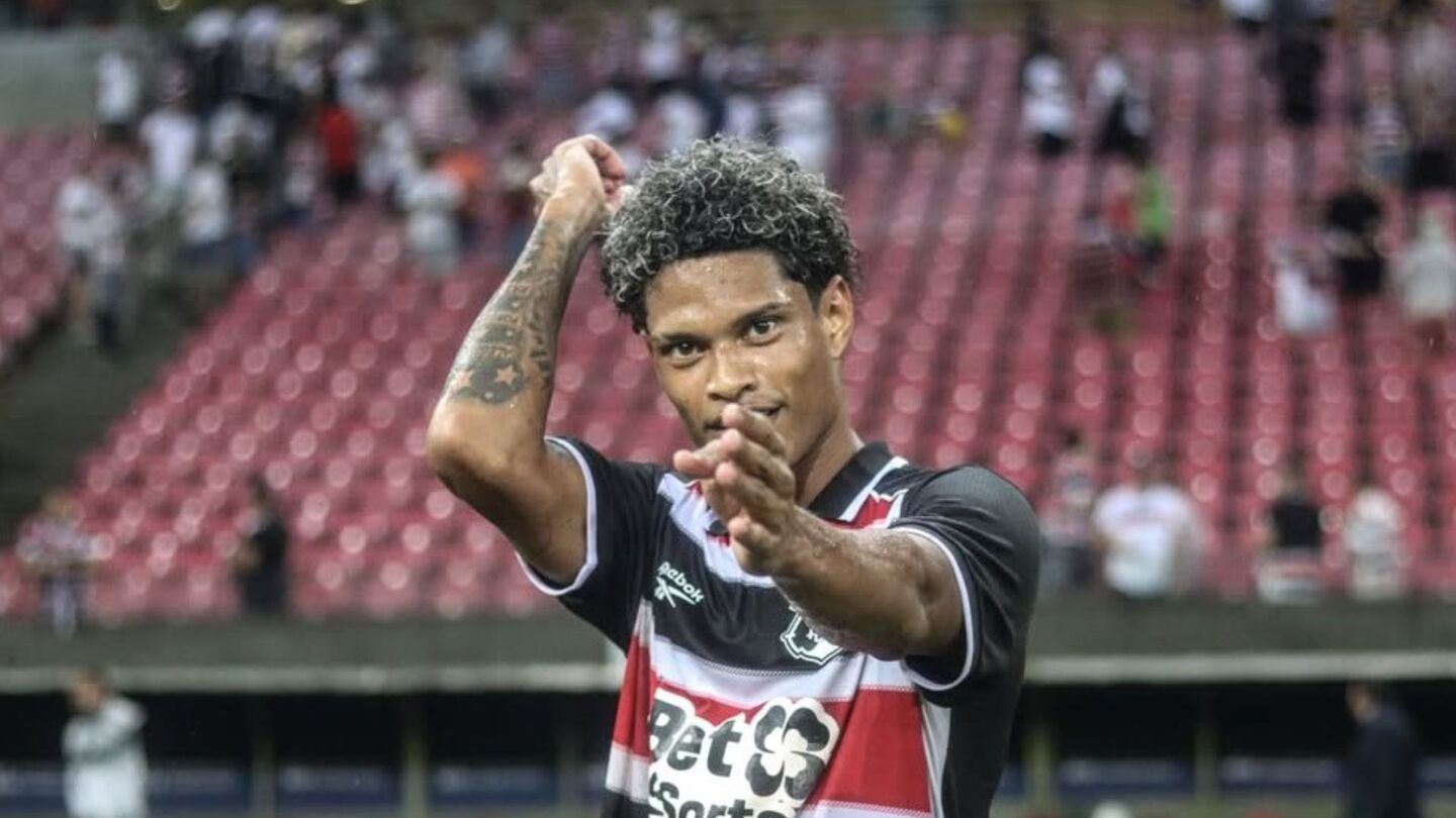 Marquinhos deixa o Santa Cruz e é anunciado por clube de Portugal.