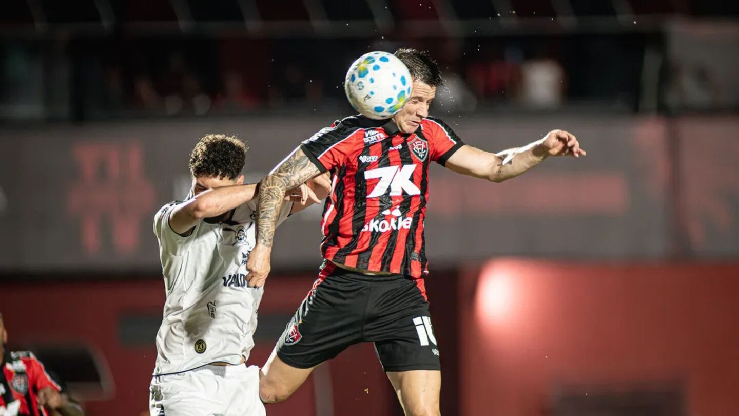Remo e Vitória se enfrentam pelo 2º turno do Brasileirão.