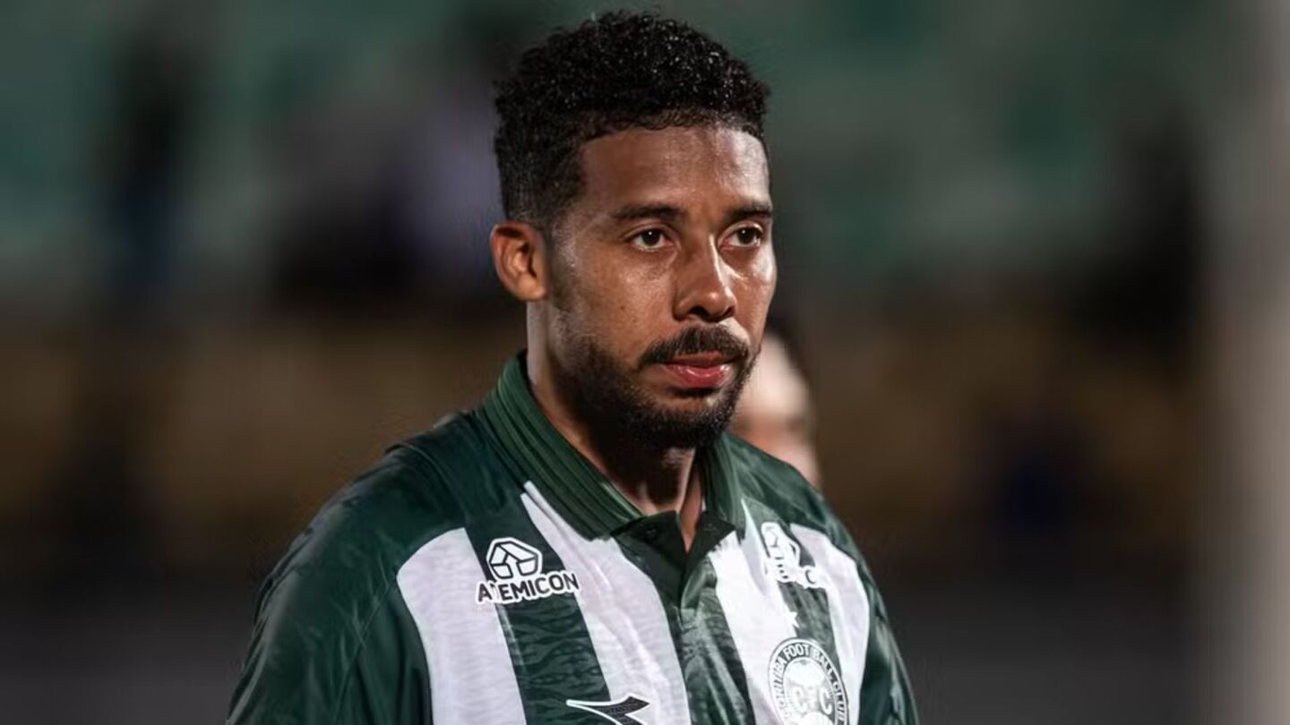 William Oliveira está perto de se transferir para o Sport.