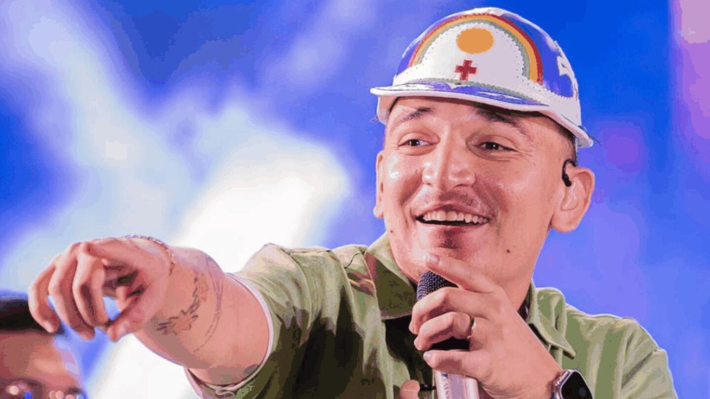 João Gomes celebra 24 anos e se torna 1º brasileiro a cantar em palco icônico na Austrália