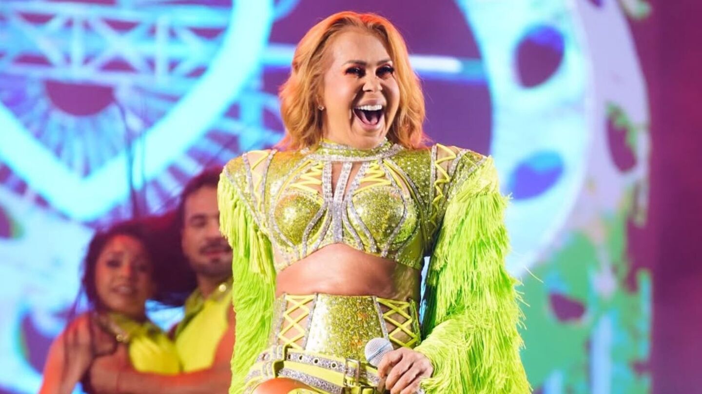 Joelma leva público à loucura na primeira noite da Festa de Agosto.