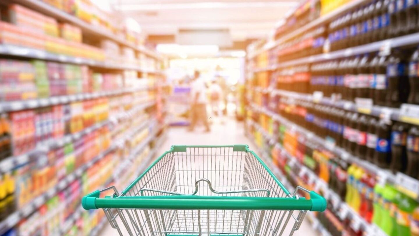 Supermercado é condenado após funcionária trabalhar 18 horas e urinar nas calças no Grande Recife