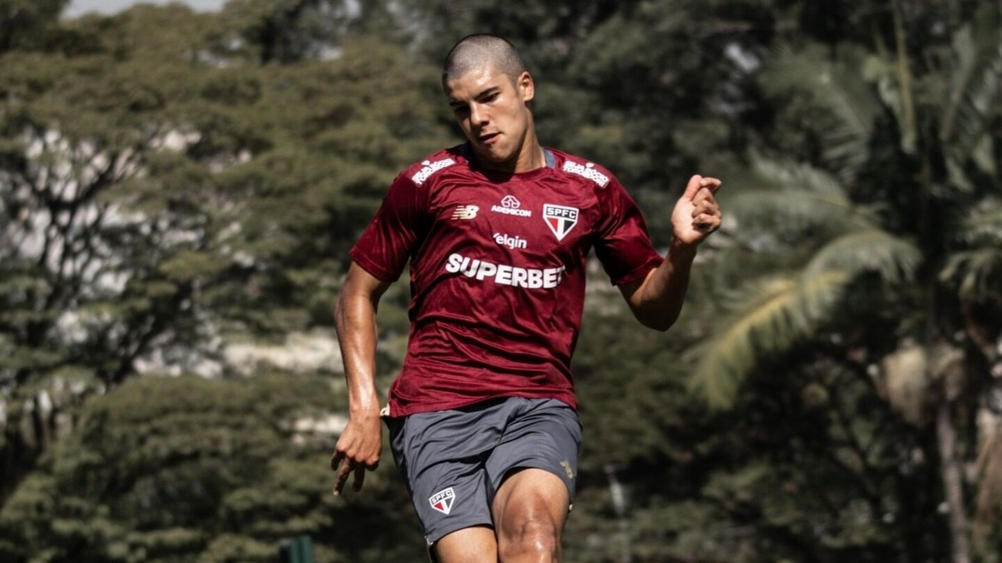 Nicolas é atleta do São Paulo e fez toda sua base na equipe paulista.